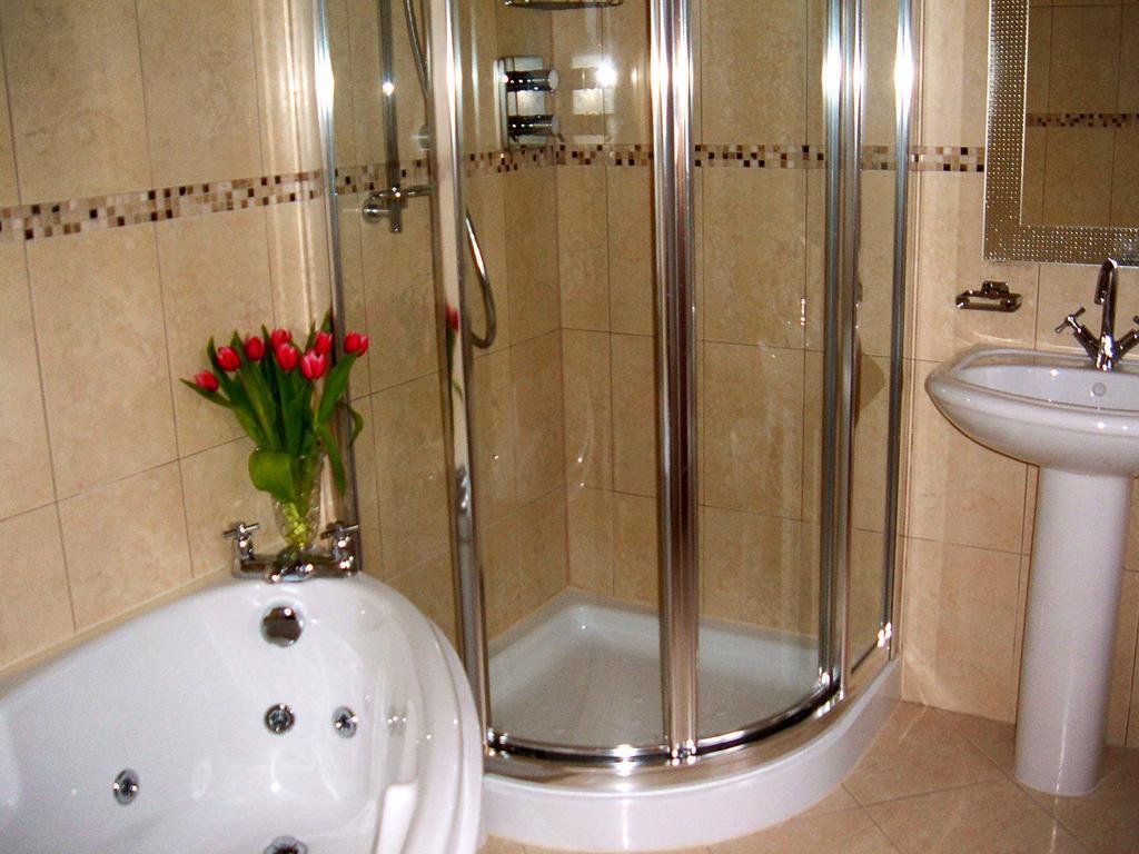 Achill House Hotel Корк Екстериор снимка